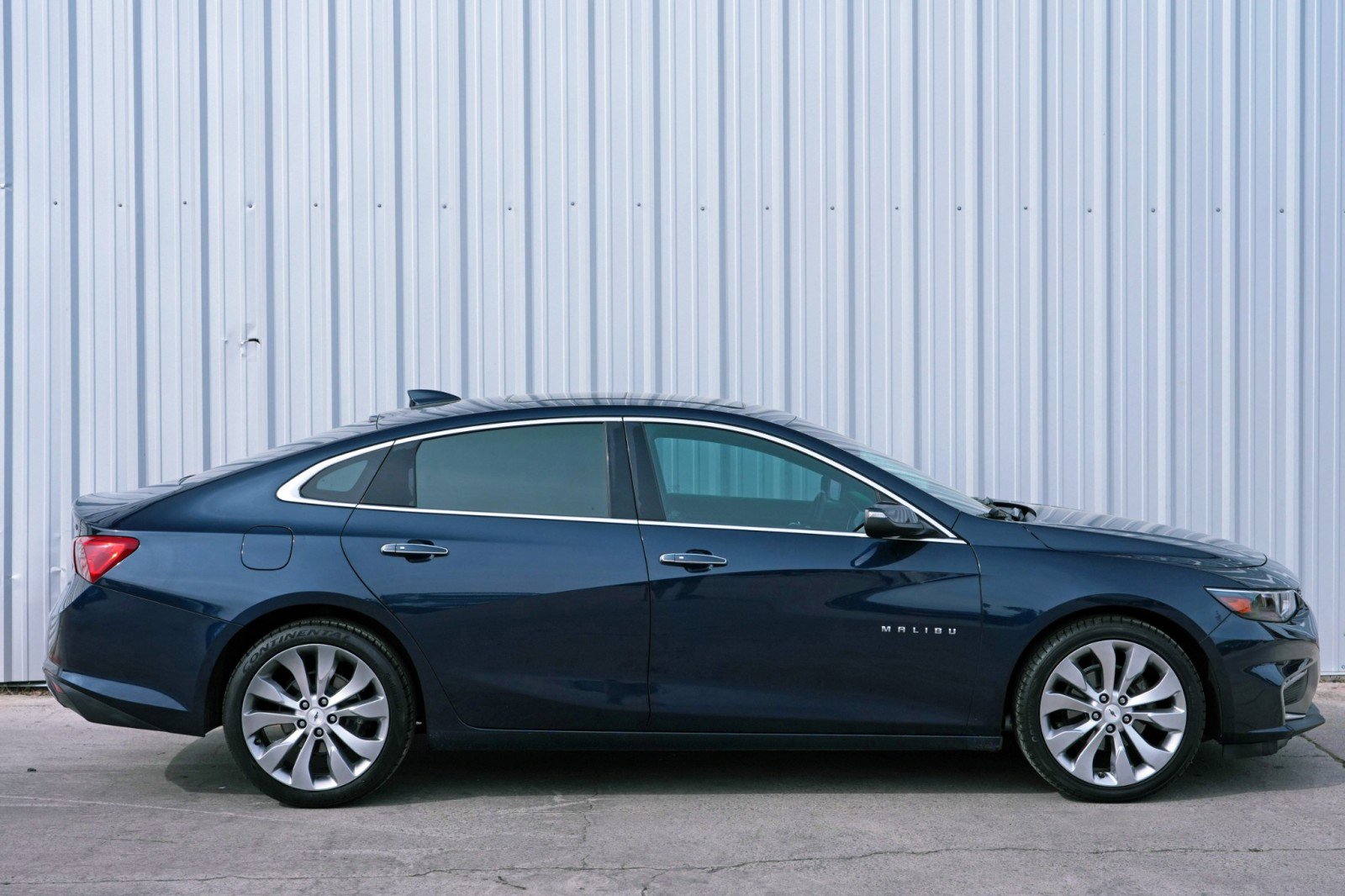 Used 2017 Chevrolet Malibu Premier w/ Premier Sun and Wheel Package image 47