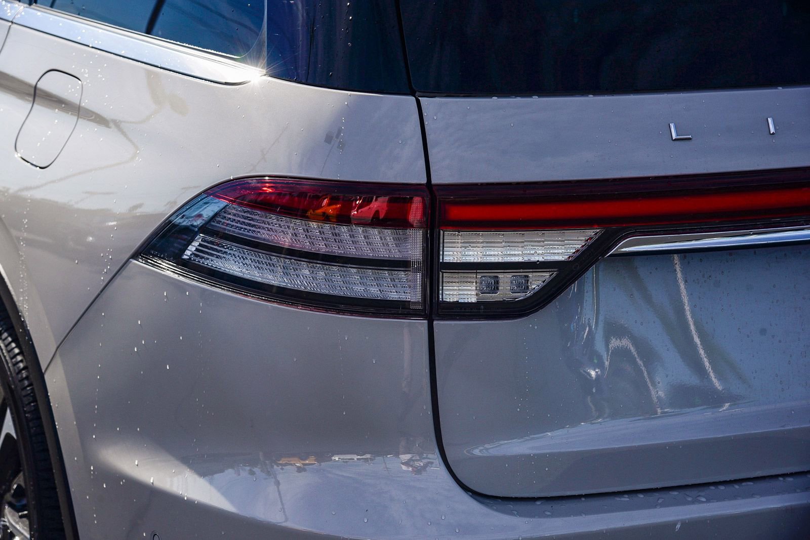 Used 2023 Lincoln Aviator Reserve w/ Equipment Group 201A image 7