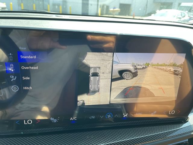 New 2027 Chevrolet Traverse Z71 w/ Driver Confidence Package AWD/4WD image 17