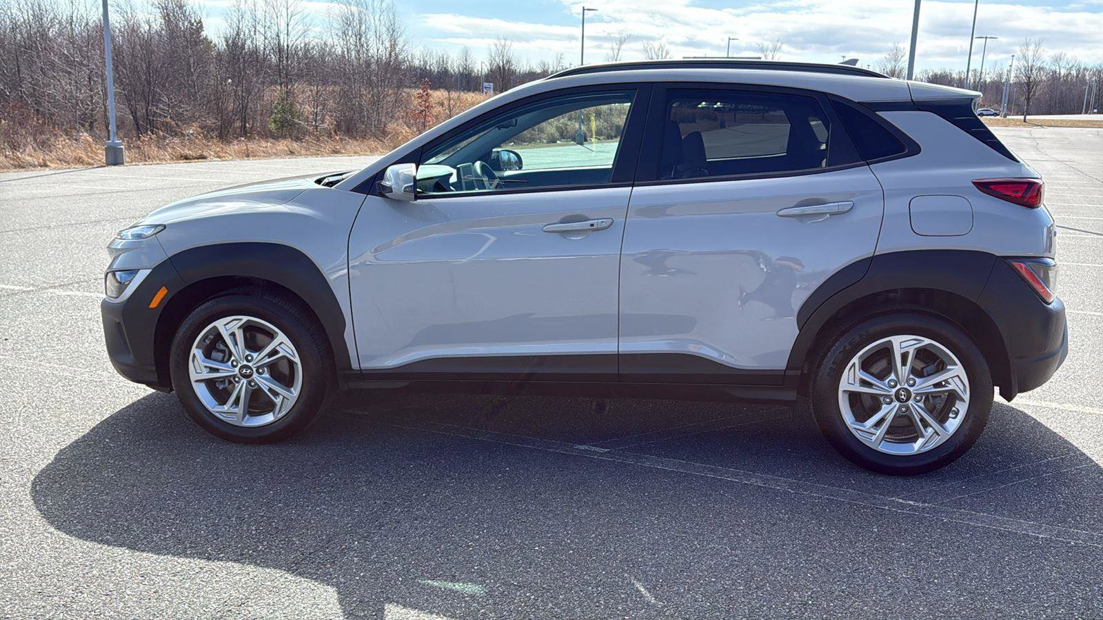 Used 2023 Hyundai Kona SEL image 11