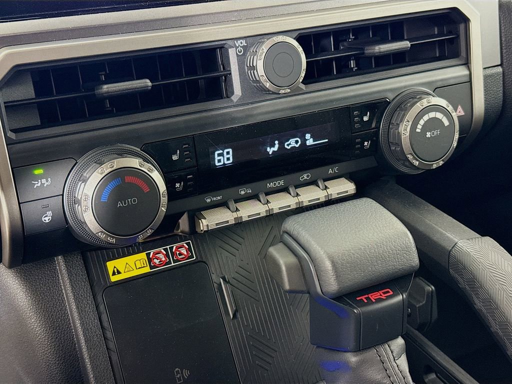 Used 2025 Toyota 4Runner TRD Off-Road Premium AWD/4WD image 18