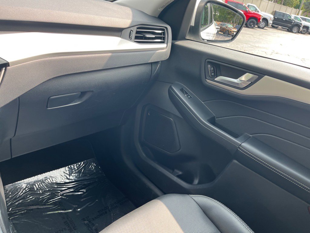 Used 2022 Ford Escape SEL w/ Equipment Group 302A image 18