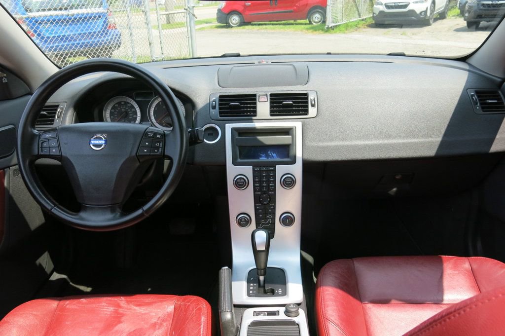 Used 2011 Volvo C70 T5 image 18