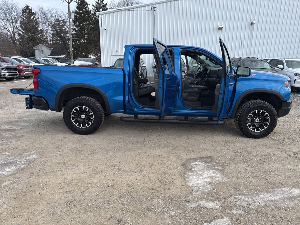 Used 2022 Chevrolet Silverado 1500 ZR2 w/ Technology Package image 35