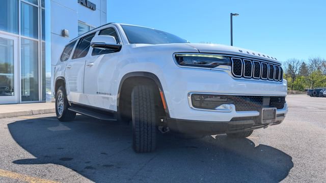 Used 2022 Jeep Wagoneer Series I AWD/4WD image 3