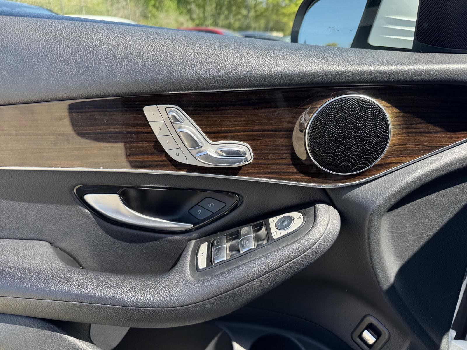 Used 2018 Mercedes-Benz GLC 300 image 6