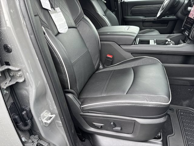 New 2026 RAM 3500 Limited AWD/4WD image 13