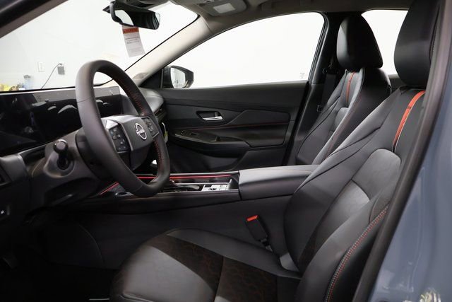 New 2026 Nissan Sentra SR w/ SR Premium Package FWD image 11