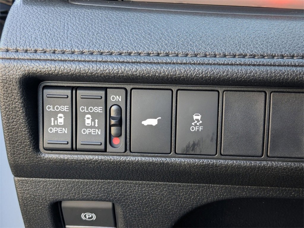 Used 2025 Honda Odyssey Sport-L image 17