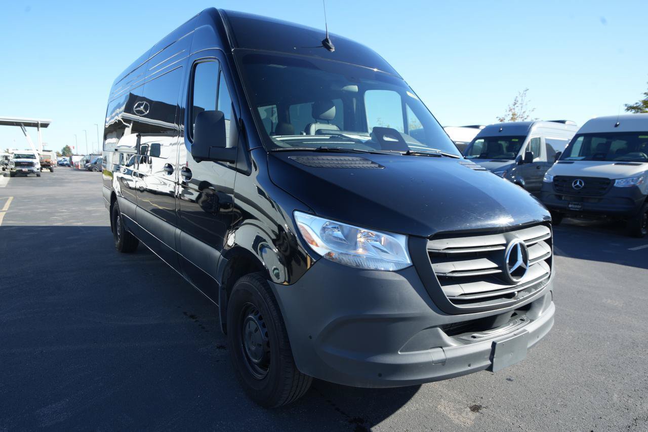 Used 2025 Mercedes-Benz Sprinter 2500 image 3
