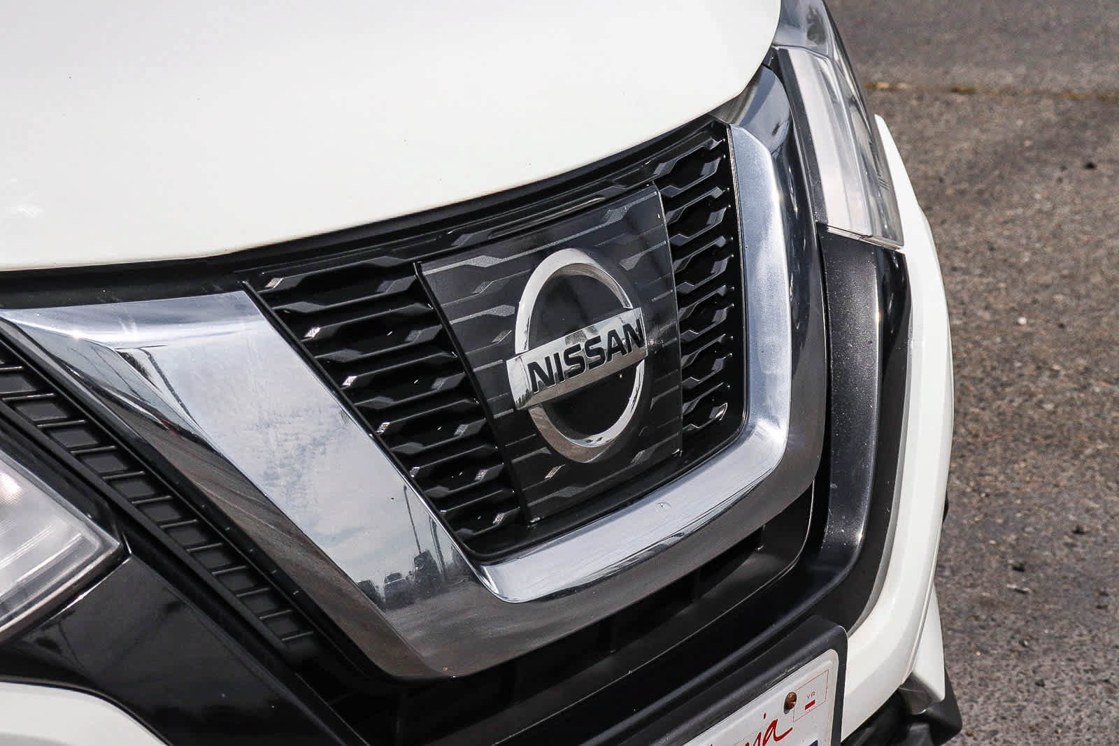Used 2017 Nissan Rogue SV FWD image 6