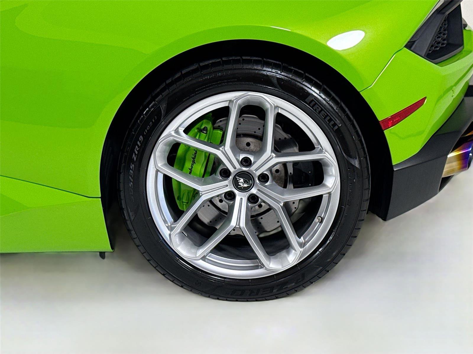 Used 2018 Lamborghini Huracan LP 580-2 image 37