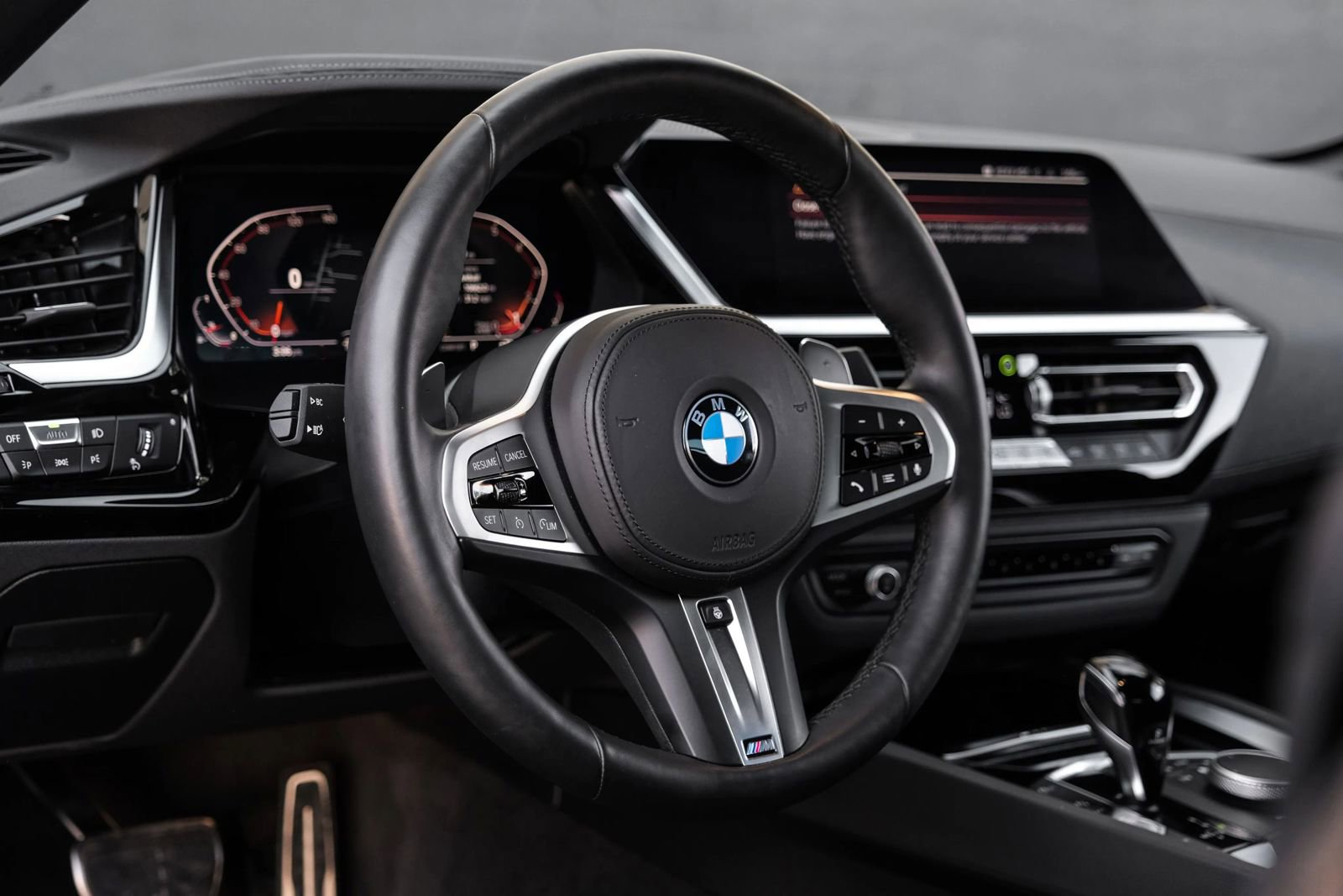 Used 2024 BMW Z4 sDrive30i w/ Convenience Package image 15
