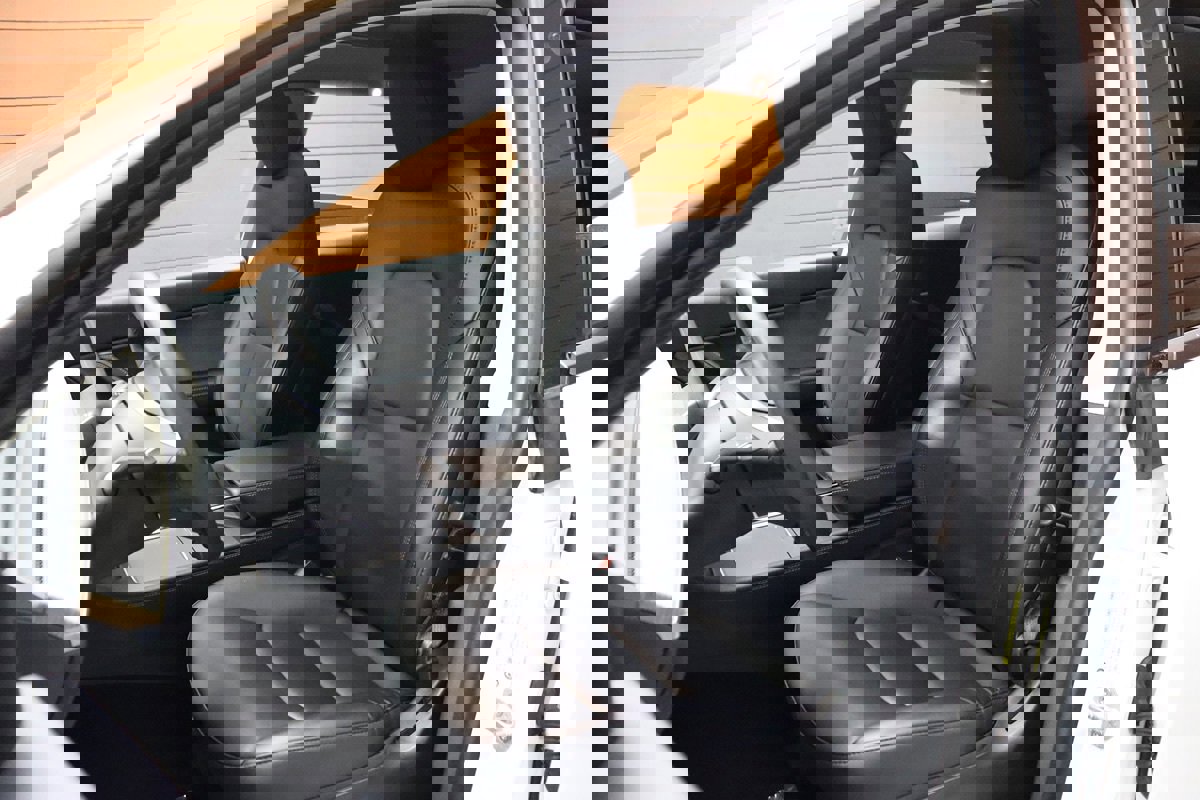 Used 2021 Tesla Model Y Long Range image 32