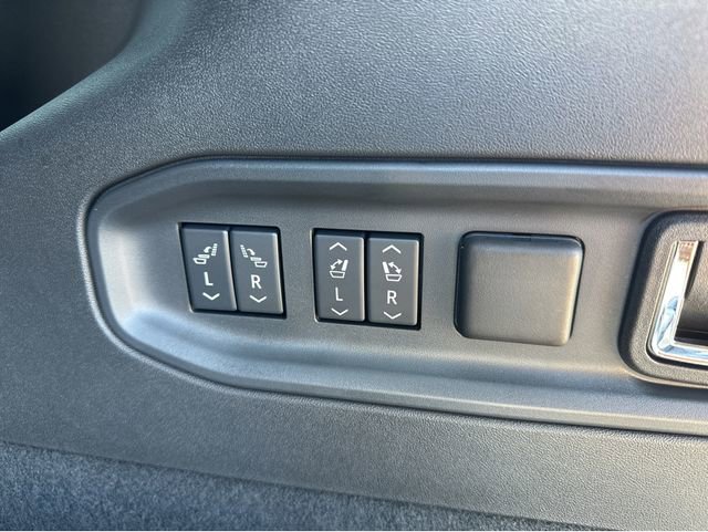 New 2026 Cadillac Vistiq Sport w/ LPO, Floor Liner Package AWD/4WD image 32