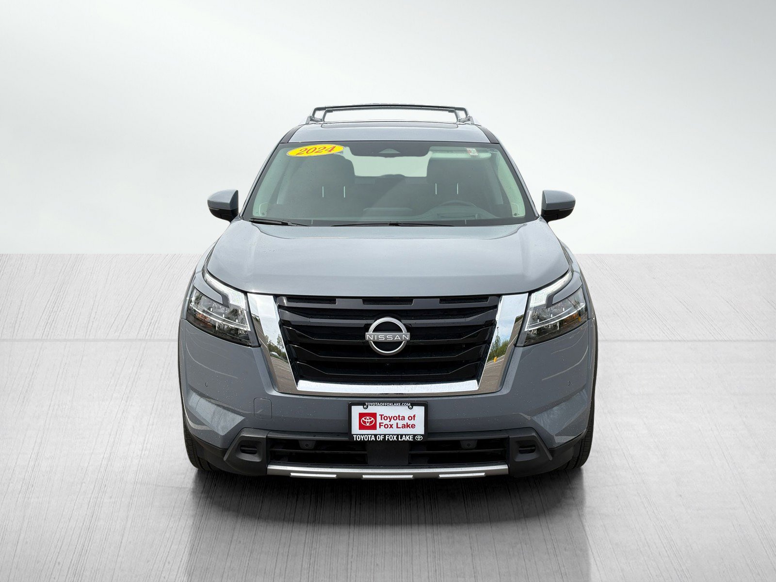 Used 2024 Nissan Pathfinder Platinum w/ Cargo Package AWD/4WD image 2