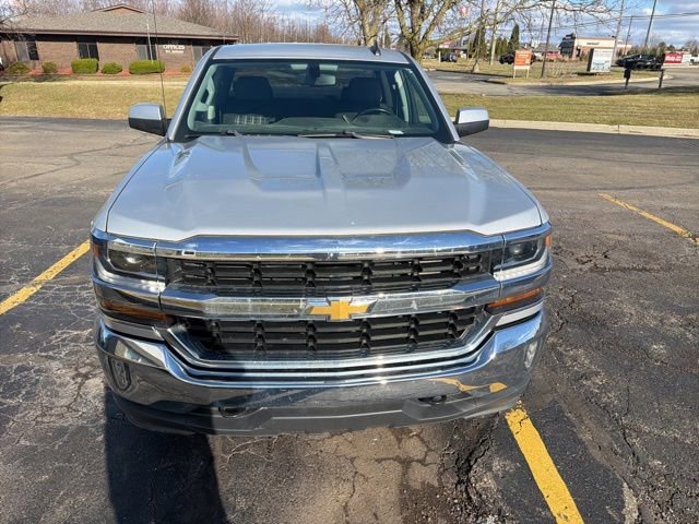Used 2018 Chevrolet Silverado 1500 LT w/ All Star Edition image 3