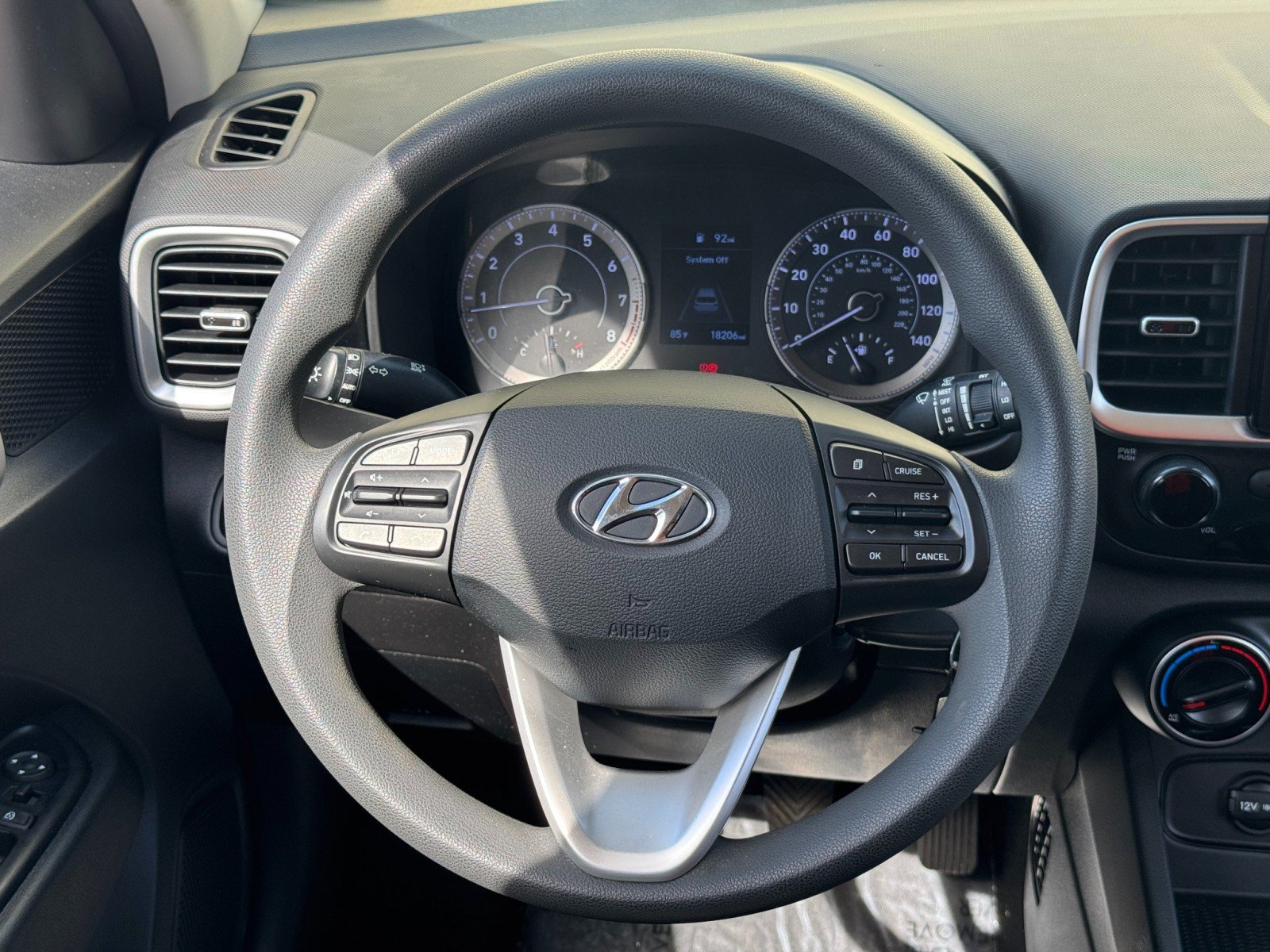 Used 2020 Hyundai Venue SE FWD image 18