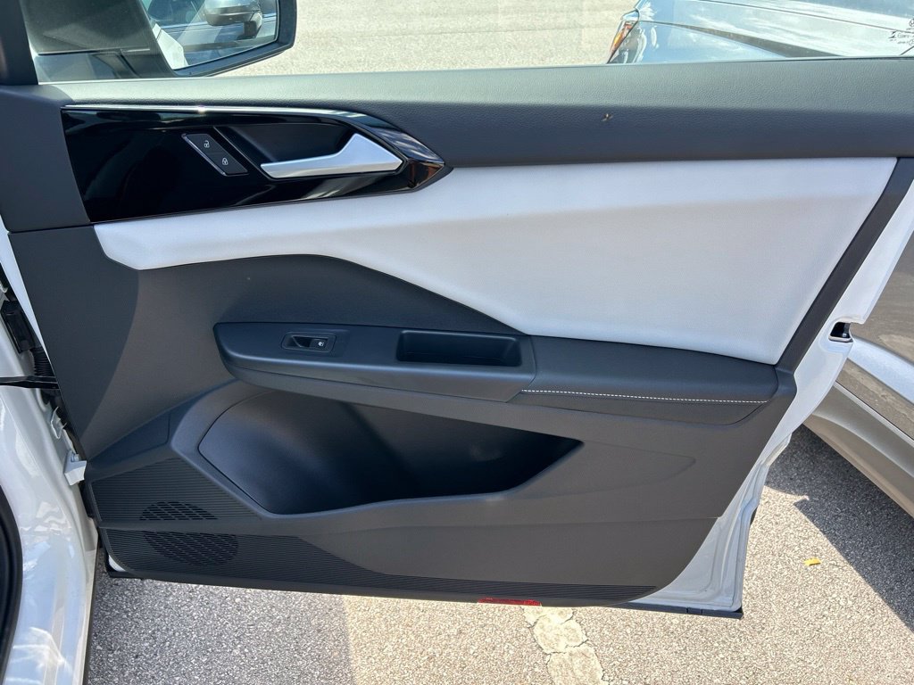 New 2026 Volkswagen Taos S FWD image 40