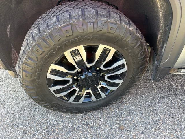 Used 2024 GMC Sierra 2500 Denali Ultimate AWD/4WD image 3