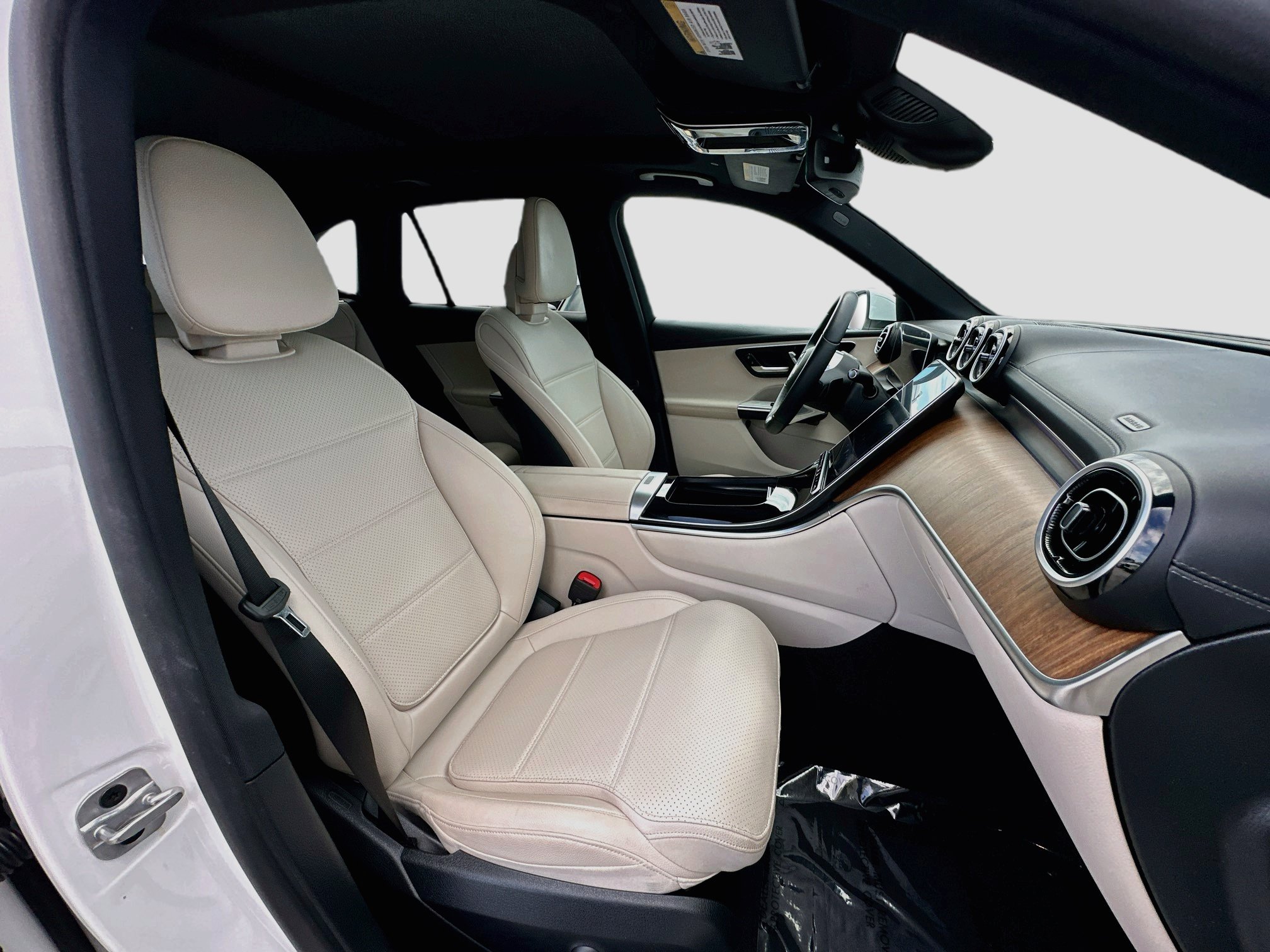 Used 2023 Mercedes-Benz GLC 300 image 30