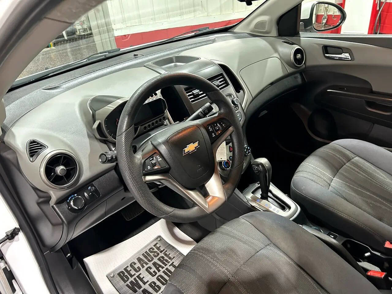 Used 2014 Chevrolet Sonic LT image 15