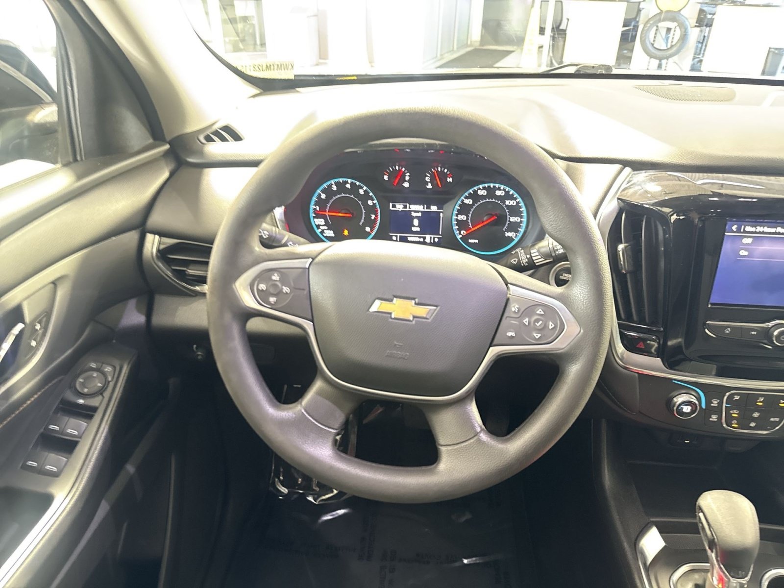 Used 2021 Chevrolet Traverse LS FWD image 17