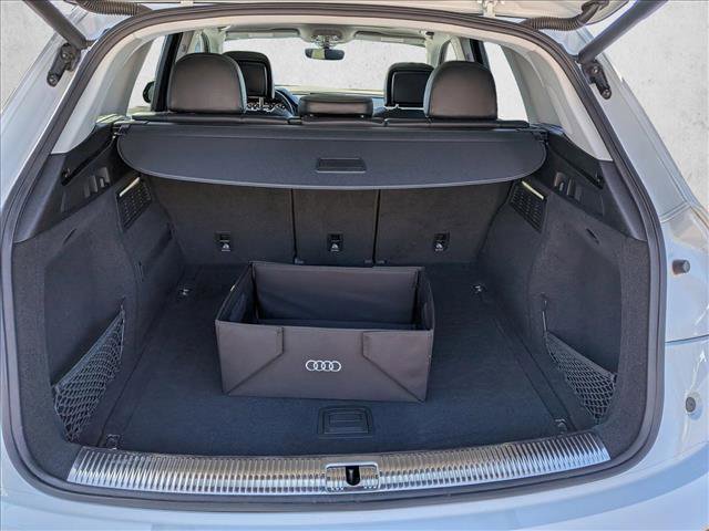 Used 2020 Audi Q5 Prestige w/ Prestige Package image 6