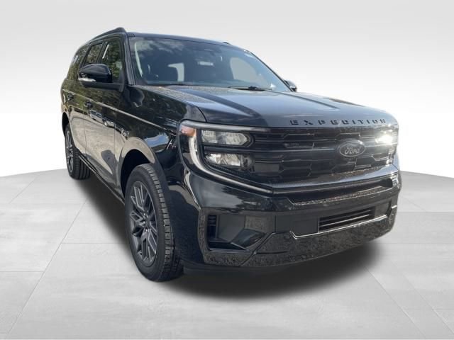 New 2025 Ford Expedition Platinum w/ Stealth Performance Package image 8