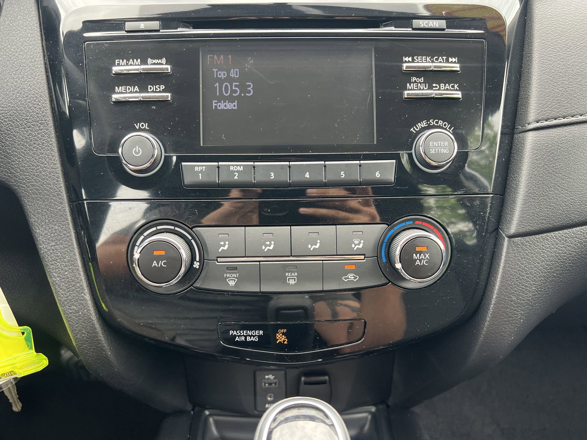 Used 2017 Nissan Rogue S FWD image 4