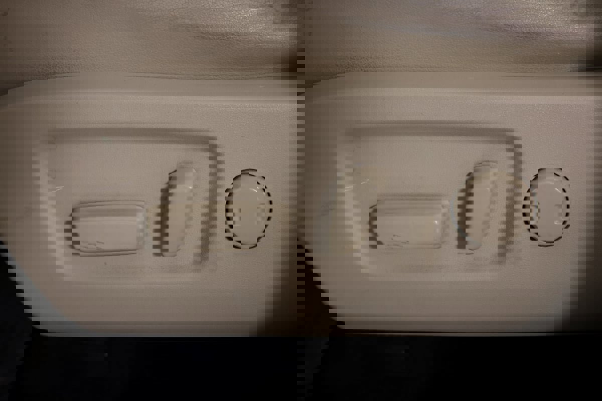 Used 2017 Toyota Highlander Plus image 23