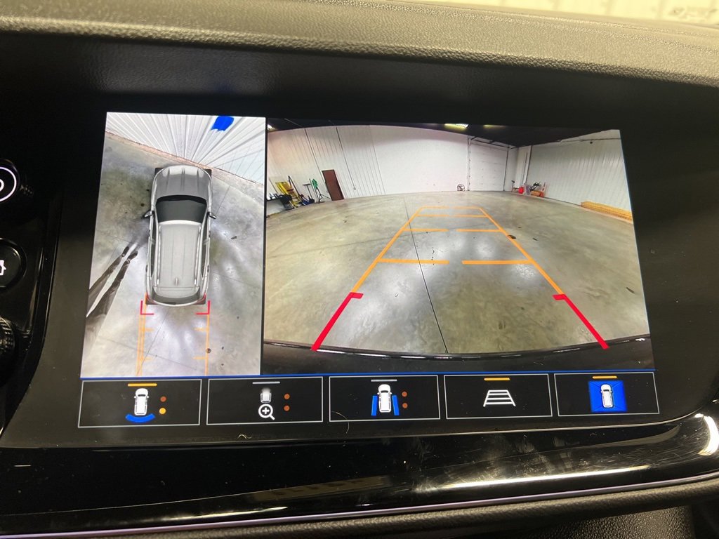 Certified 2022 Buick Envision Avenir w/ Technology Package II image 18