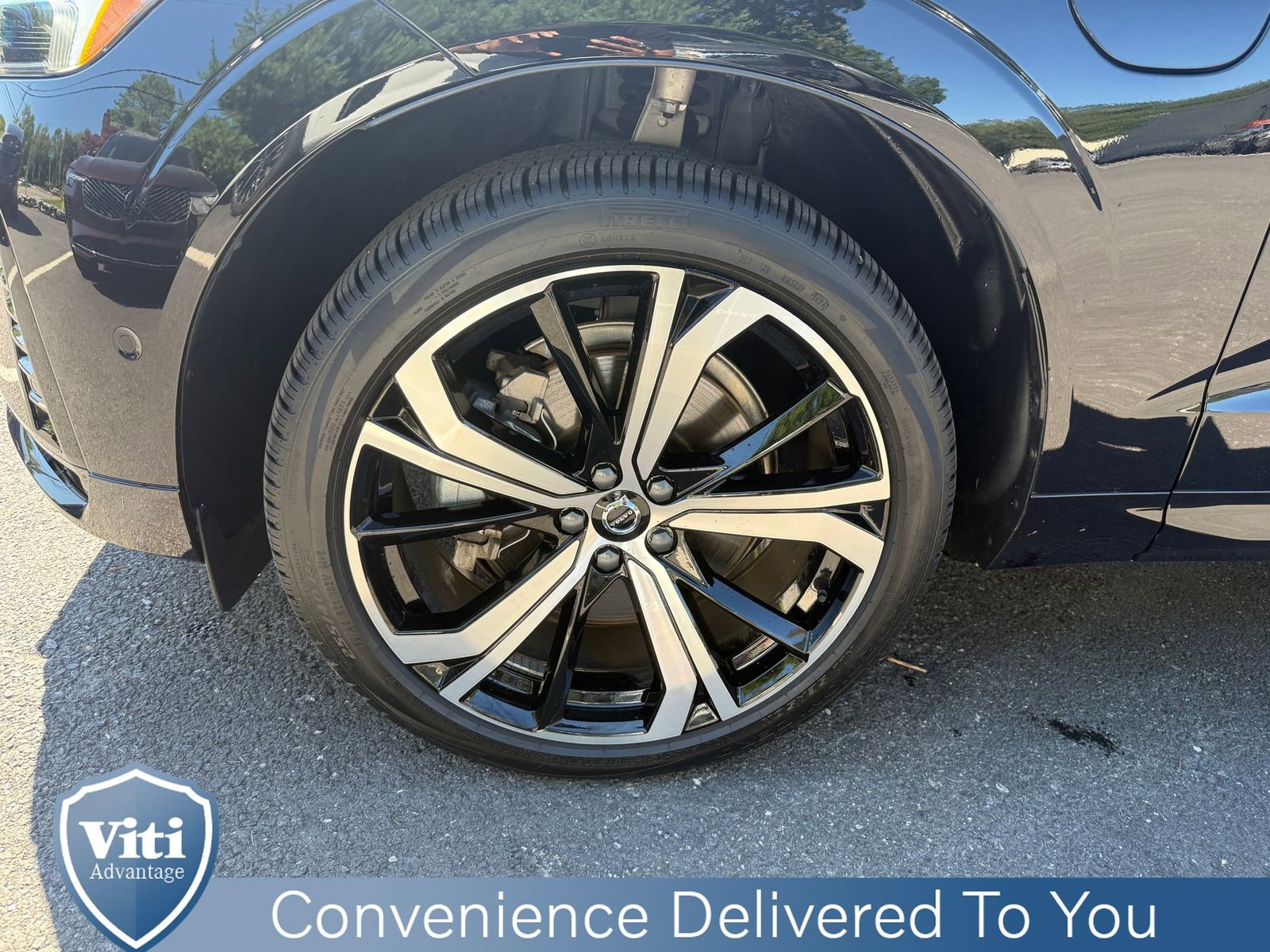 Certified 2024 Volvo XC60 T8 Ultimate w/ Protection Package Premier image 12