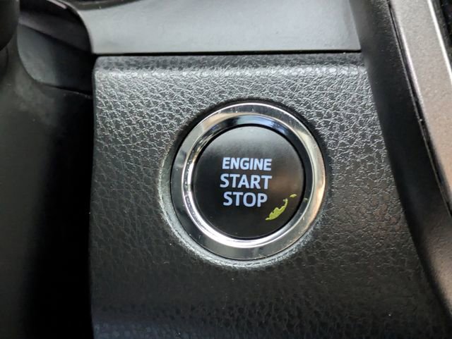 Used 2022 Toyota Camry SE image 19