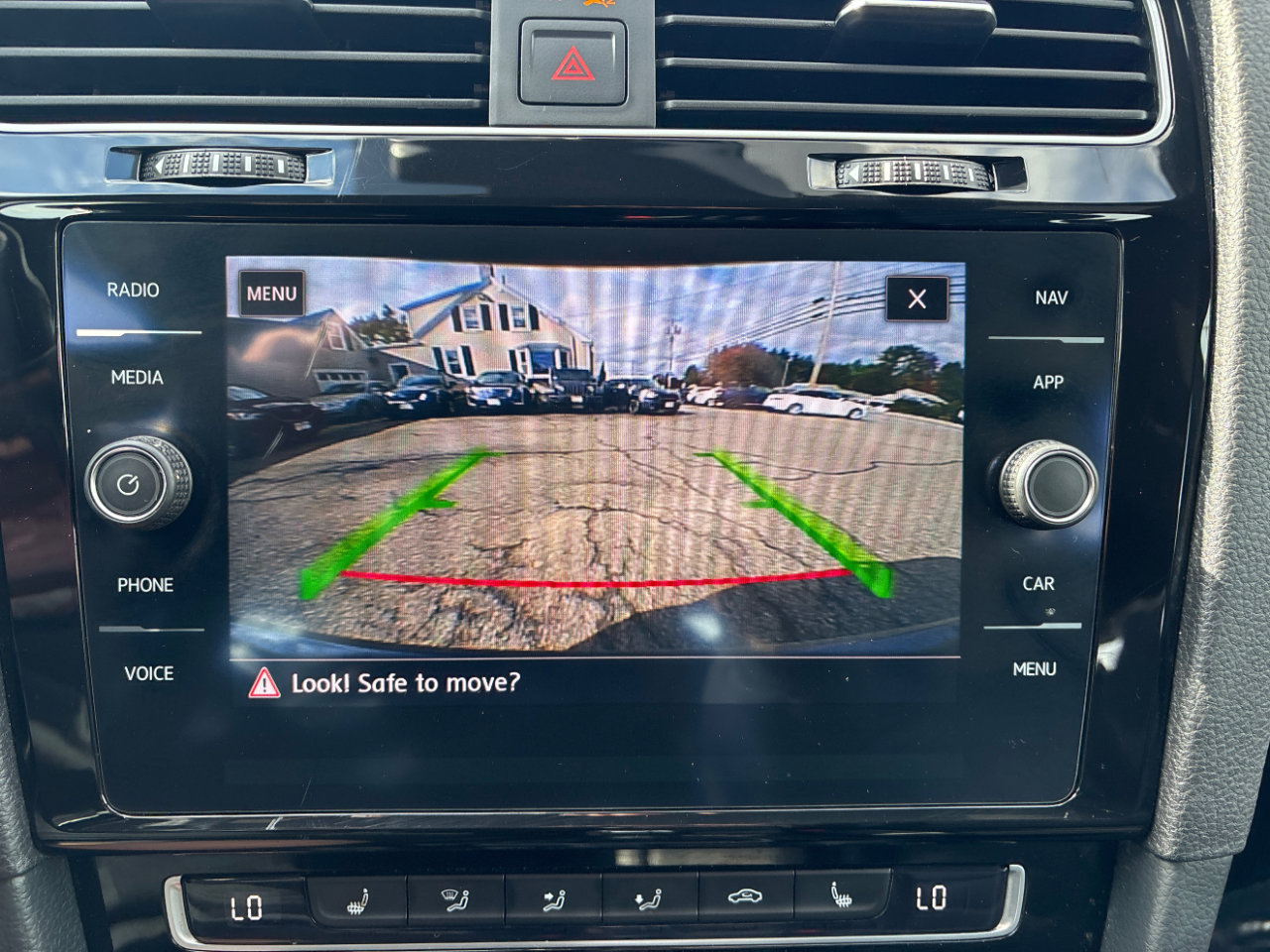 Used 2019 Volkswagen Golf R 4-Door image 19