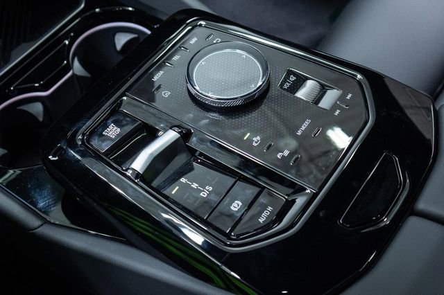 New 2026 BMW 530i xDrive w/ M Sport Package image 21