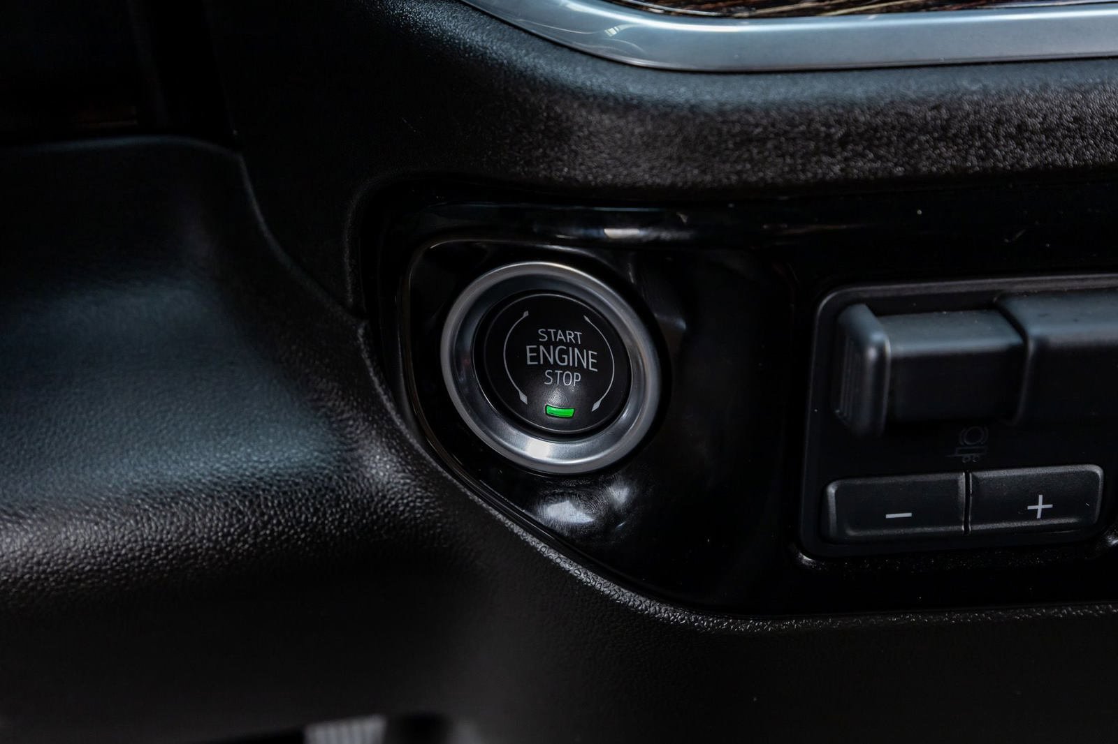 Used 2025 GMC Sierra 1500 SLE w/ X31 Off-Road Package image 22