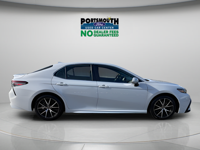 Used 2023 Toyota Camry SE FWD image 5