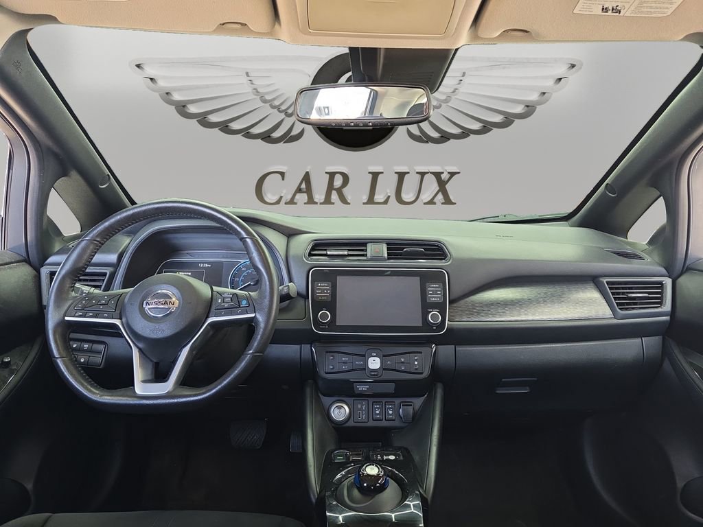 Used 2020 Nissan Leaf SV w/ SV Technology Package FWD image 11