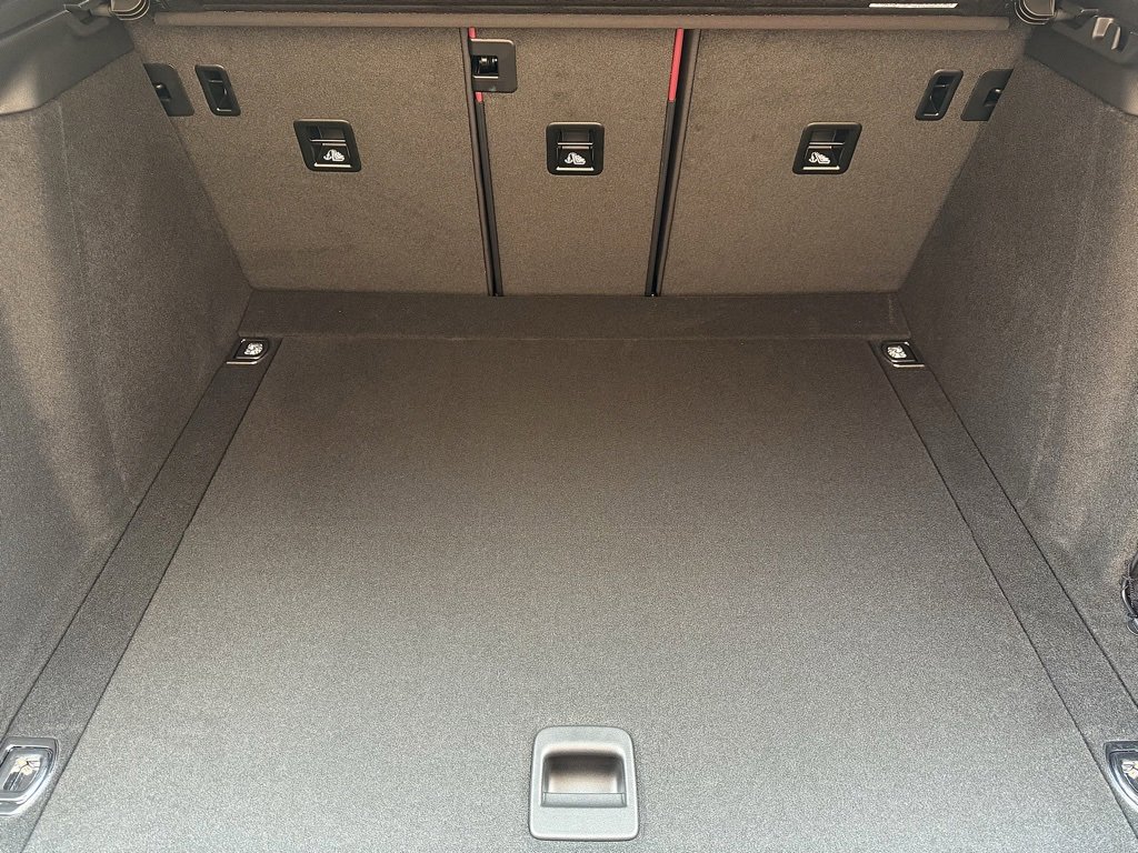 New 2026 Porsche Macan image 24