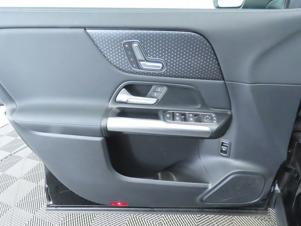 Certified 2025 Mercedes-Benz GLA 250 image 24