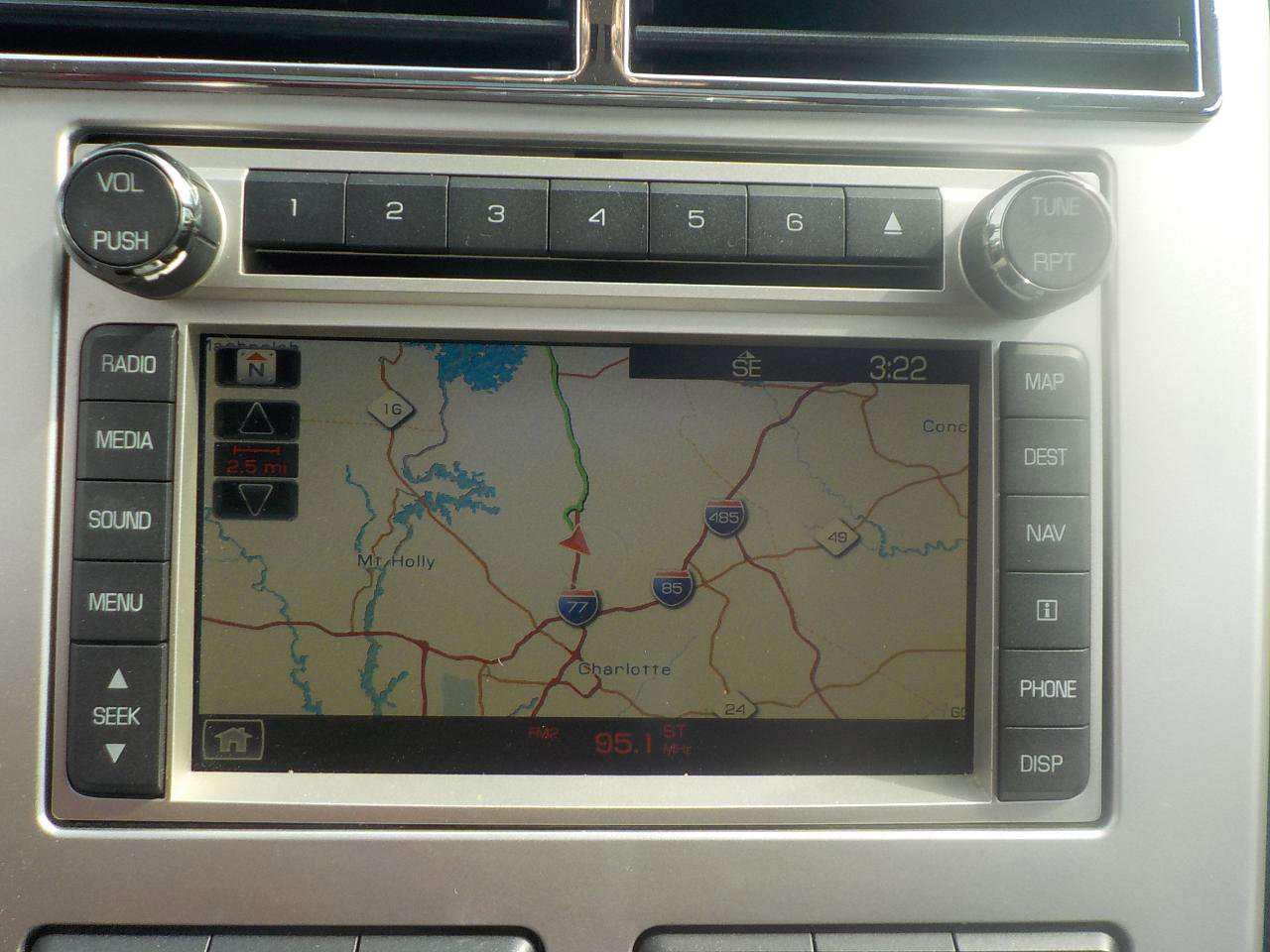 Used 2010 Lincoln MKX AWD image 16