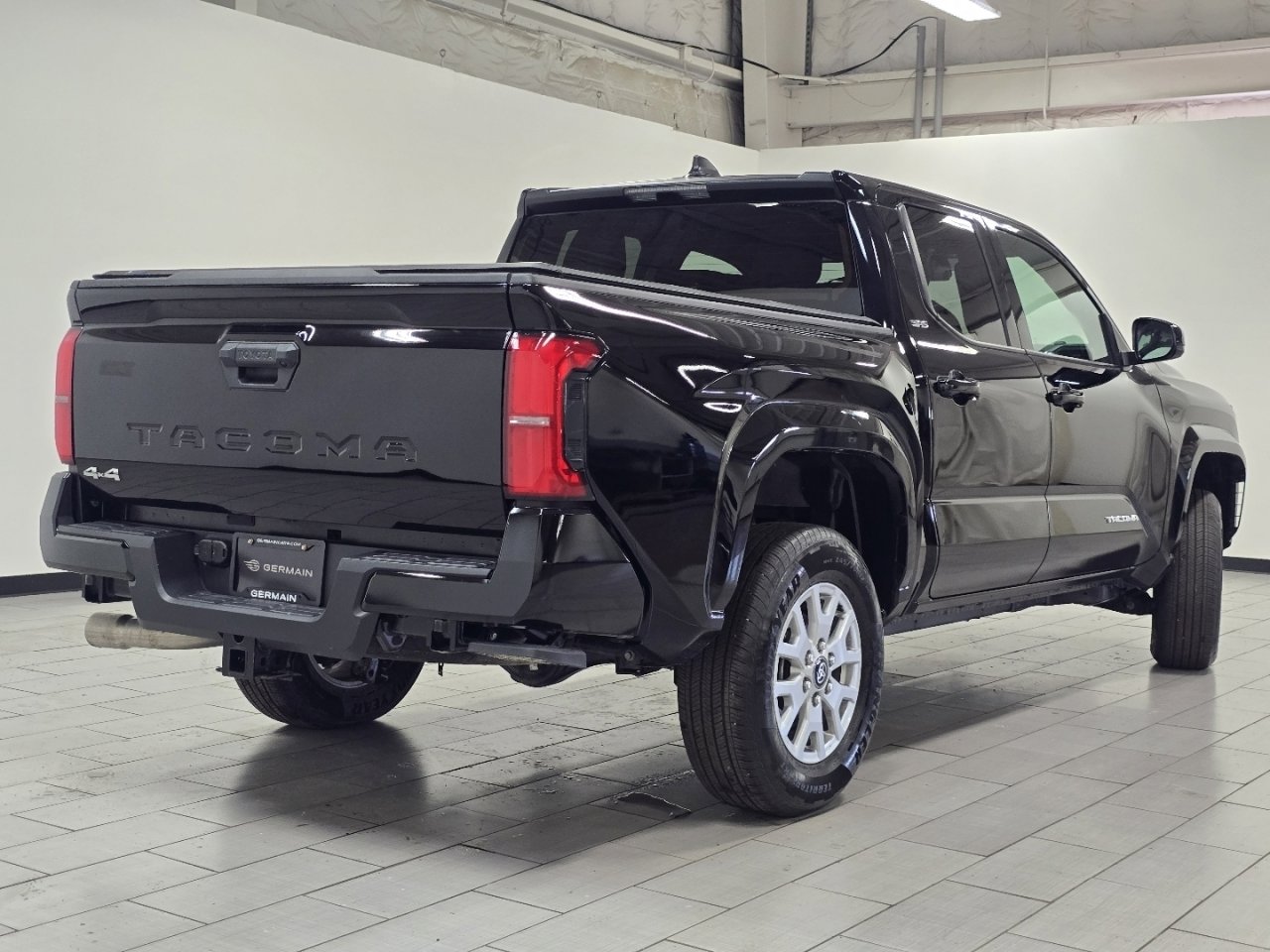 Certified 2025 Toyota Tacoma SR5 image 15