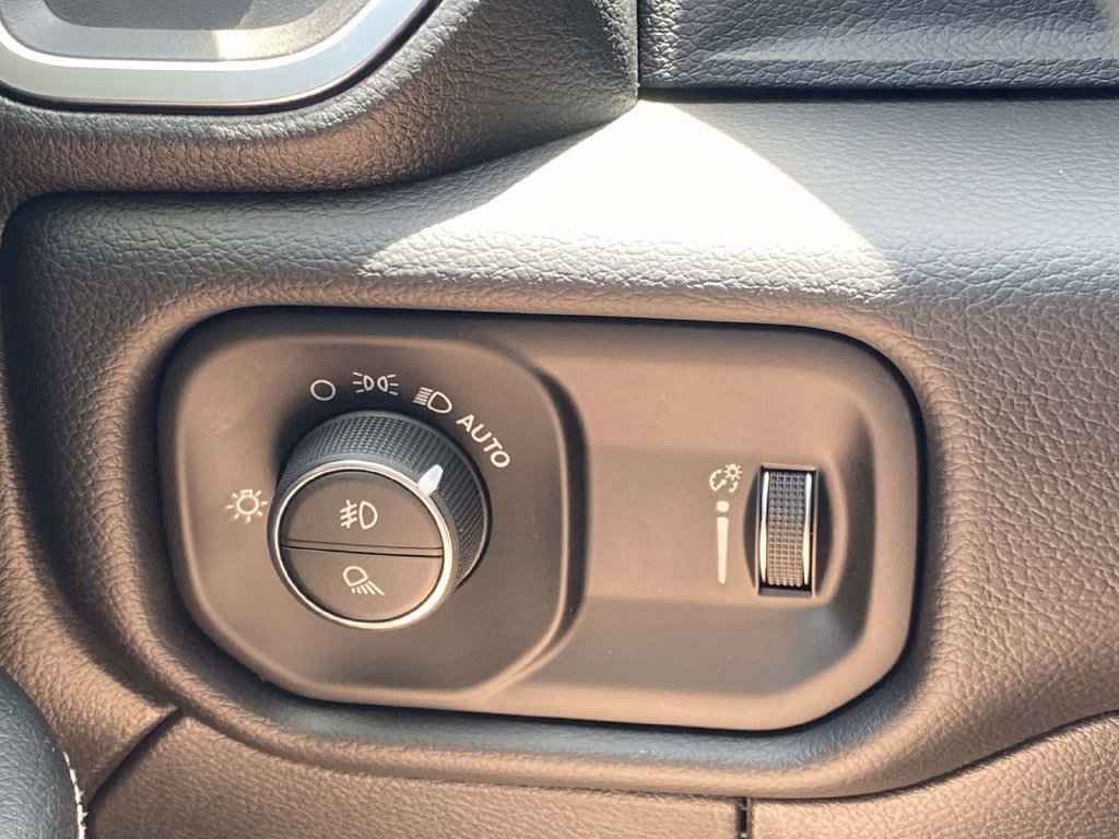New 2026 RAM 3500 Big Horn AWD/4WD image 30