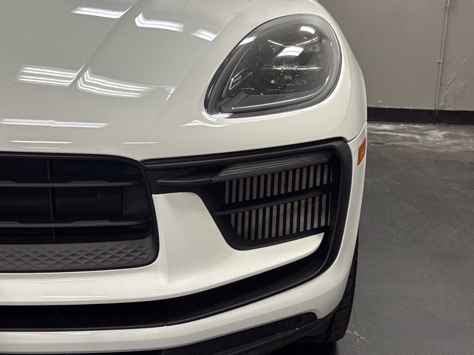 Used 2023 Porsche Macan S AWD/4WD image 6