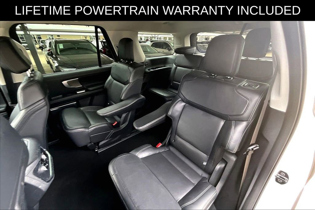 Used 2025 Ford Expedition Platinum AWD/4WD image 31