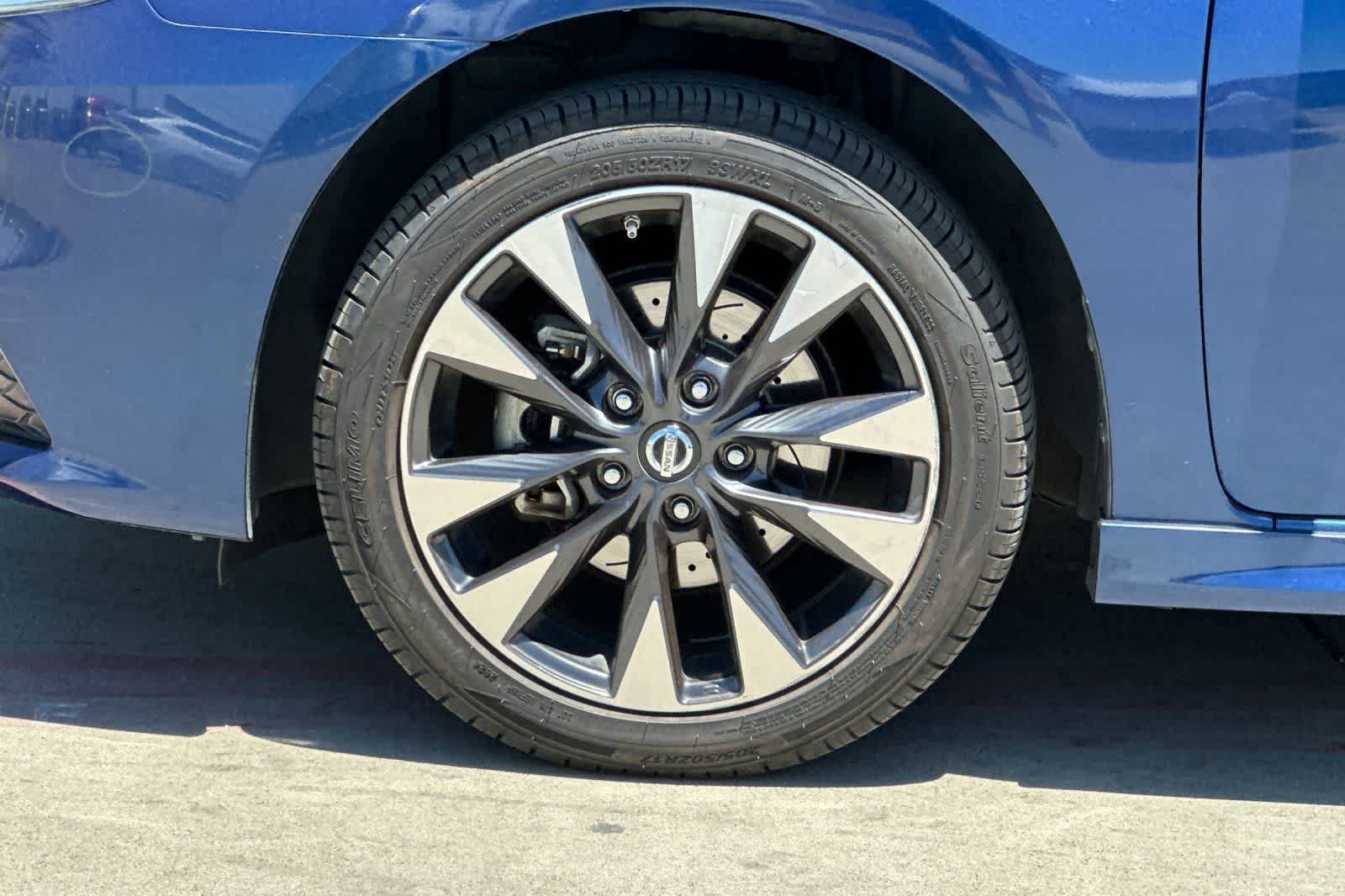Used 2016 Nissan Sentra SR FWD image 12