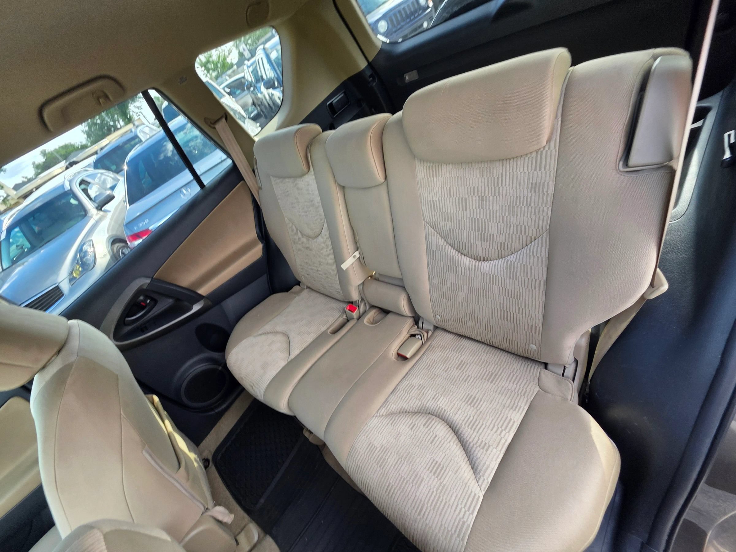 Used 2011 Toyota RAV4 2WD w/ Base L4 Extra Value Pkg image 16