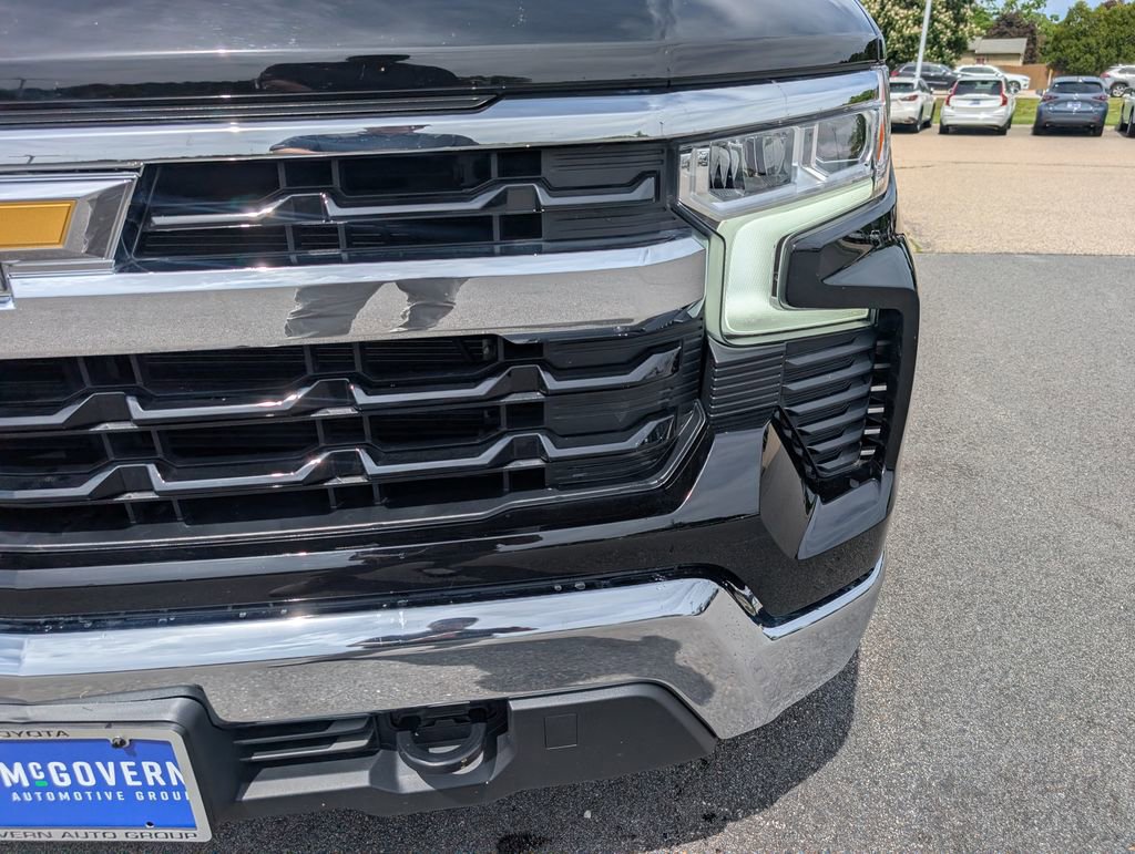 Used 2023 Chevrolet Silverado 1500 LT AWD/4WD image 11
