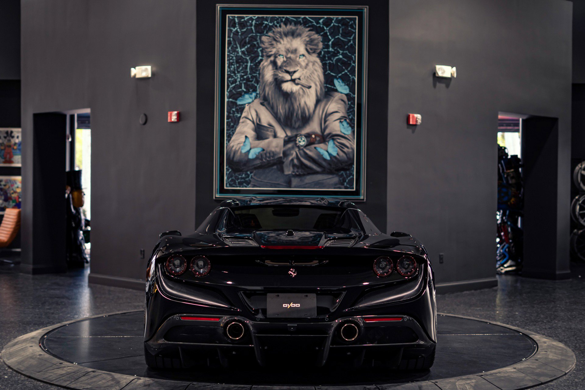 Used 2023 Ferrari F8 Tributo RWD image 13